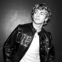 Mario Cyrus - I love boys with leather jacket